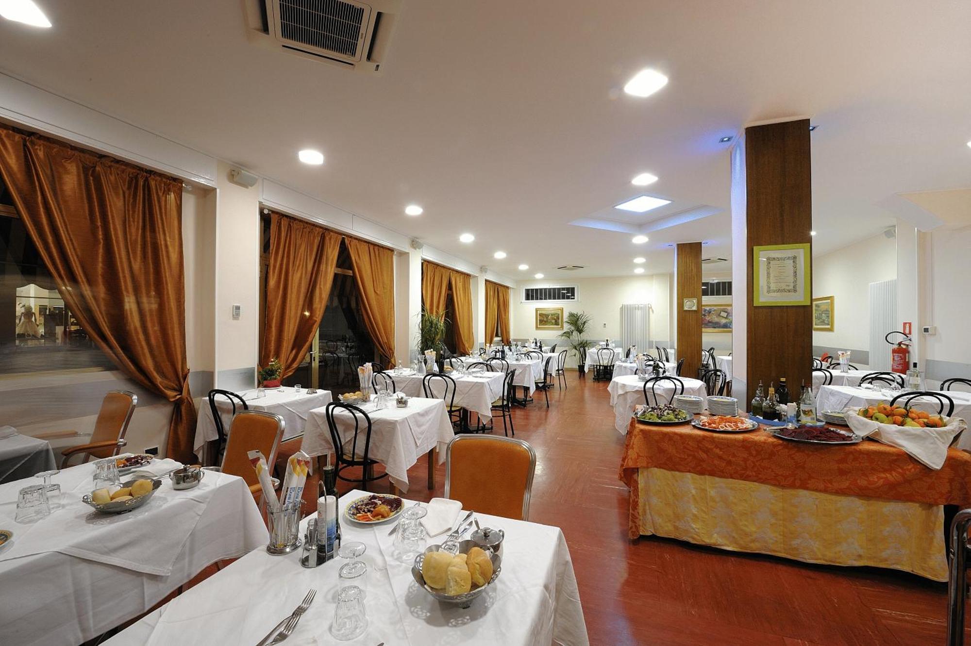 Hotel Arma Ristorante Арма-ди-Таджа Экстерьер фото
